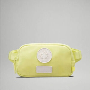 🆕🇨🇦 Lululemon Team Canada Future Legacy Mini Belt Bag Lemon Vibe